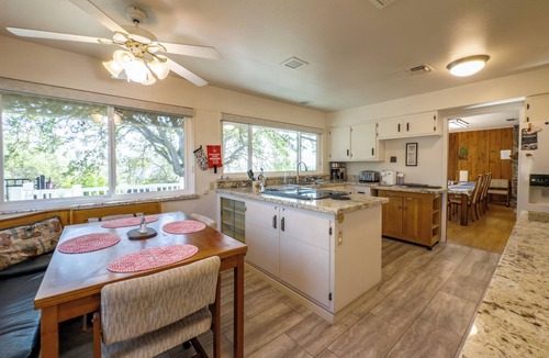 Mariposa House | Hilltop Manor- Views - Family Home/Private - Pool and Spa
