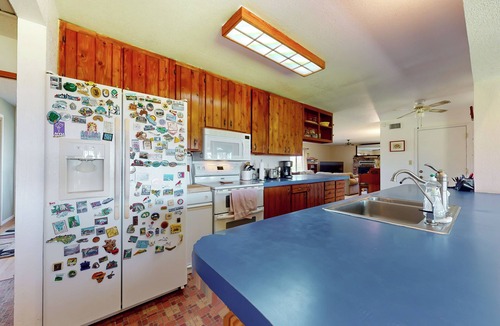 Yolo County House | Hilltop Sierra-View Home: Ranchito Retreat w/Pool