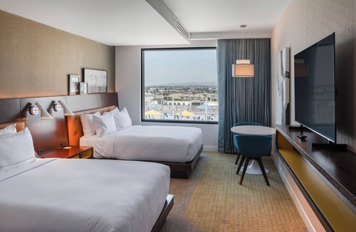 Buena Park Hotel | Hilton Buena Park Anaheim
