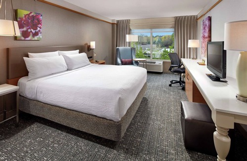 Lake Forest Hotel | Hilton Garden Inn Portland/Lake Oswego