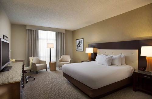 Oakland Hotel | Hilton Oakland Airport