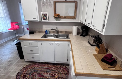 Belmont Apartment | Historic 2-bedroom apartment in one of the oldest neighborhoods in Portland