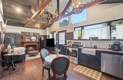 Bountiful House | Historic 4 Bedroom Estate & Detached 1 bed Luxury Suite with/Hot tub