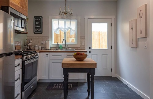 Prescott Cottage | Historic Aubrey House Duplex 2 Blocks to Downtown