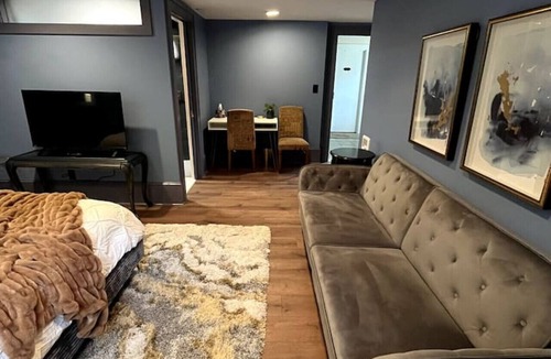 Laurelhurst Apartment | Historic Dougan Suites, Two Bedroom