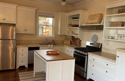 Yountville House | Historic Downtown Yountville Napa Valley Charmer