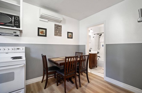Old Bend Condo | Historic Drake Cottage - Walk to Downtown Bend - Drake Park Across the Street - Perfect for Couples