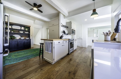 Ashland House | Historic Dunn Ranch Ashland Oregon. Sleeps 12 to 14 Great for large groups.