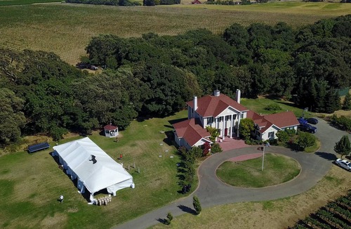 Fairfield House | Historic Estate surrounded by vineyards adjacent to Napa. Popular wedding venue