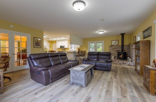 Petaluma House | Historic Farm House | Great Location | Petaluma