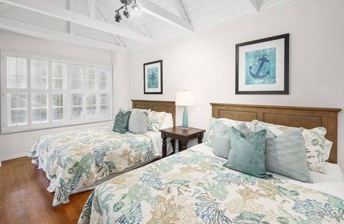 Corona del Mar House | Historic Home in Corona Del Mar near China Cove