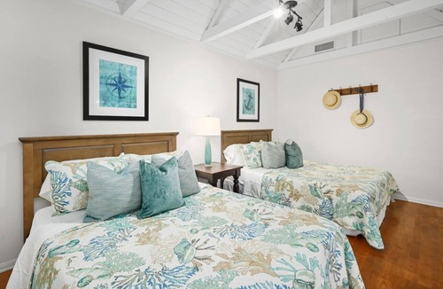 Corona del Mar House | Historic Home in Corona Del Mar near China Cove