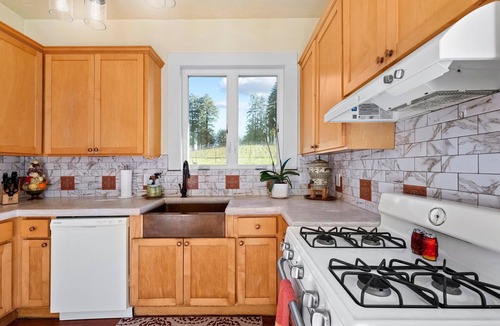 Freestone House | Historic Ranch House on a Premier Wine Label's Vineyard in Sonoma Wine Country