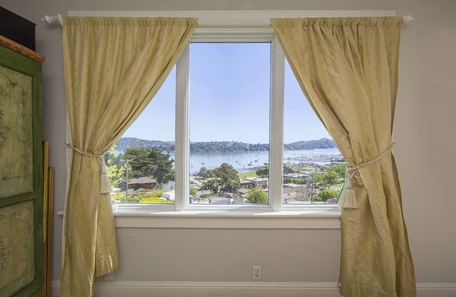 Sausalito House | Historic Sausalito "Mermaid House" With Breathtaking Water Views