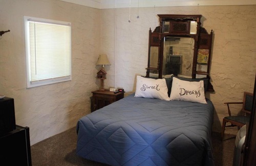 Chloride Hotel | Historic Sheps Miners Inn near Kingman, AZ