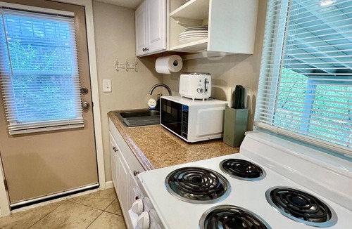 Prescott Apartment | Historic Suite on Prescott's Best Street!