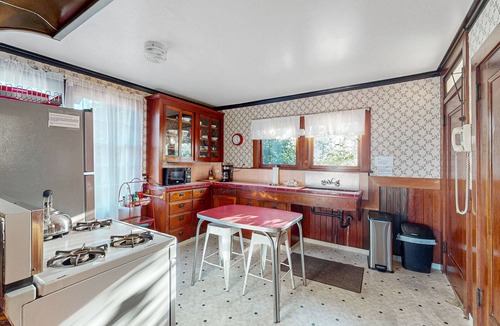 Downtown House | Historic three-bedroom home near shops & restaurants-One block from Humbolt Bay