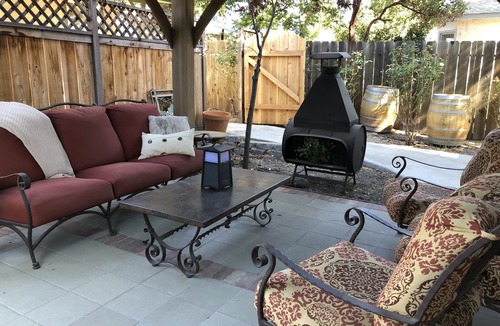 Paso Robles House | Historic Vine Street Location Just A Short Walk To Downtown Square And Wineries