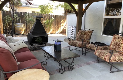 Paso Robles House | Historic Vine Street Location Just A Short Walk To Downtown Square And Wineries