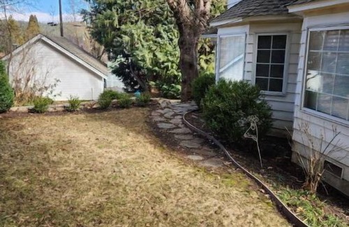 Quincy House | Historic1939 home in Quincy 5 beds, 2.5 baths