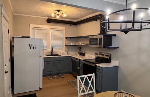 Tupelo Apartment | Historical Apartments #2&3 - Sleeps 7-14 in Tupelo