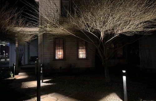 Roseburg House | HISTORICAL JOHN RAST HOUSE with Ev station