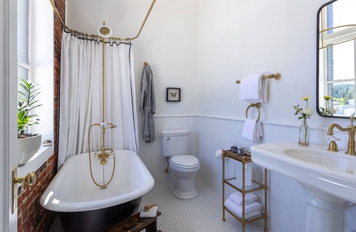 Grass Valley Hotel | Holbrooke Hotel