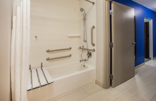 Atascadero Hotel | Holiday Inn Express Hotel & Suites Atascadero by IHG