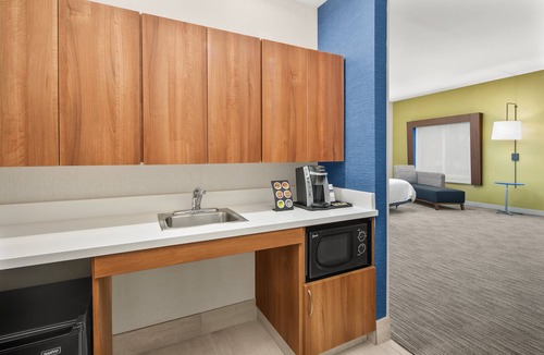 North Natomas Hotel | Holiday Inn Express Hotel Sacramento Airport Natomas by IHG
