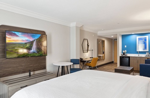 Nut Tree Hotel | Holiday Inn Express Hotel & Suites Vacaville by IHG