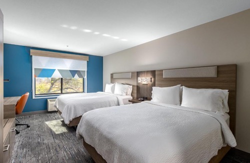 Vancouver Hotel | Holiday Inn Express Hotel & Suites Vancouver Mall-Portland Area by IHG
