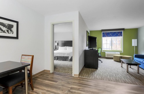 Lancaster Hotel | Holiday Inn Express Lancaster by IHG