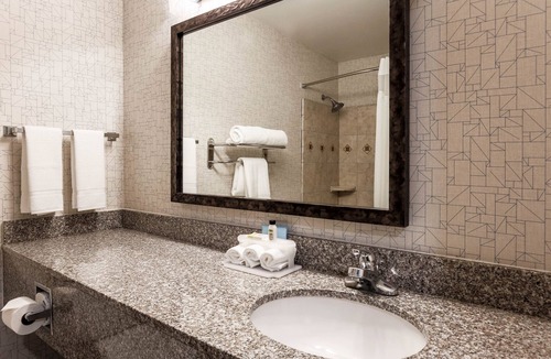 Lancaster Hotel | Holiday Inn Express Lancaster by IHG