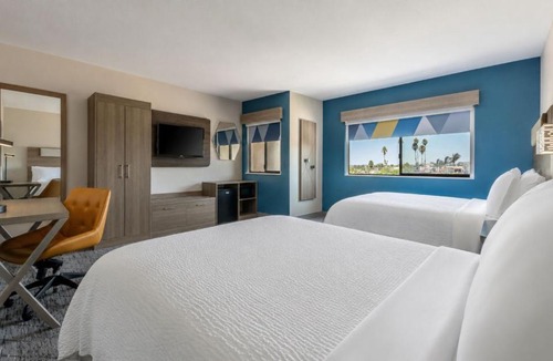 National City Hotel | Holiday Inn Express San Diego South - National City by IHG