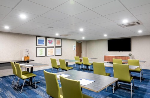 Lyon Street Hotel | Holiday Inn Express & Suites Santa Ana - Orange County by IHG