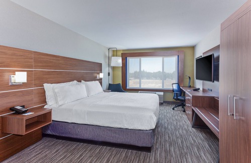 Laguna West-Lakeside Hotel | Holiday Inn Express & Suites Elk Grove West I-5 by IHG