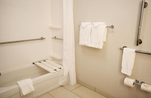 Albany Hotel | Holiday Inn Express & Suites Albany Oregon by IHG