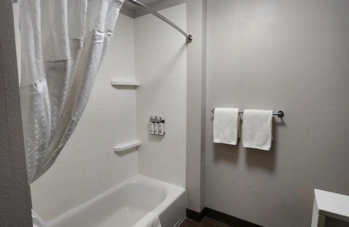 Vancouver Hotel | Holiday Inn Express & Suites - Camas by IHG