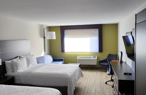 Vancouver Hotel | Holiday Inn Express & Suites - Camas by IHG