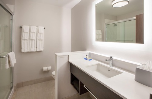 Chico Hotel | Holiday Inn Express & Suites Chico by IHG