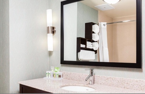 Eureka Hotel | Holiday Inn Express & Suites Eureka by IHG
