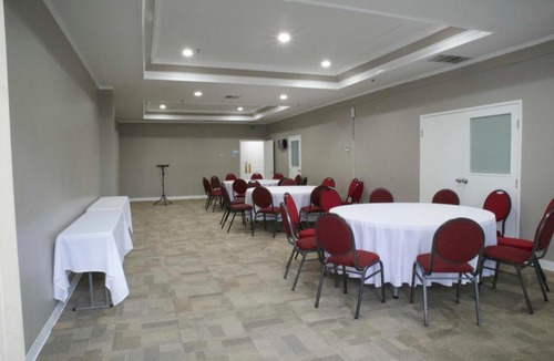 East Pasadena Hotel | Holiday Inn Express & Suites Pasadena - Los Angeles by IHG