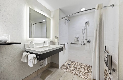 Sunnyvale West Hotel | Holiday Inn Express Sunnyvale - Silicon Valley by IHG