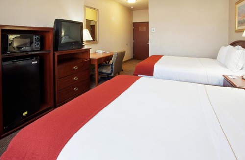 West Sacramento Hotel | Holiday Inn Express- West Sacramento by IHG