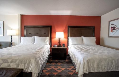 Oceanside Hotel | Holiday Inn Oceanside Marina Camp Pendleton by IHG