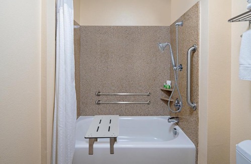 Oceanside Hotel | Holiday Inn Oceanside Marina Camp Pendleton by IHG