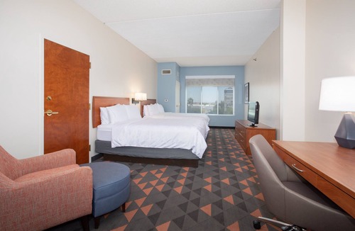 Goodyear Hotel | Holiday Inn & Suites Goodyear - West Phoenix Area by IHG