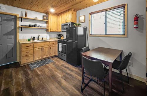 Sugarloaf House | Holmes Hub Cabin