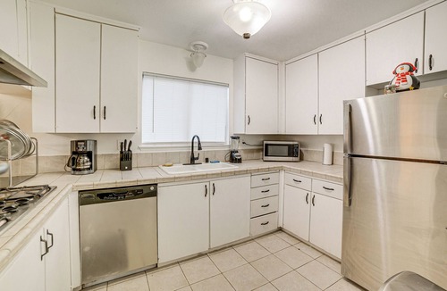 Riverside House | Home 1 Mi to UC Riverside: Families Welcome!