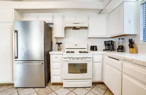 Moreno Valley House | Home 8 Mi to Dtwn Riverside: Families Welcome!